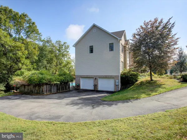 $659,900 | 8140 Golf Vista Drive, Greencastle, PA 17225