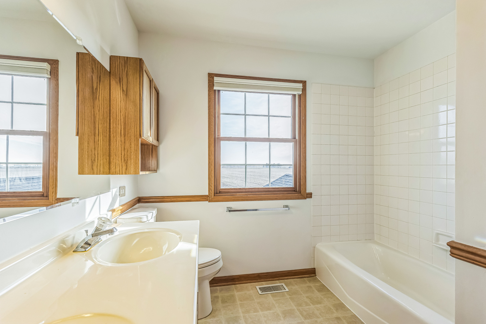 620 Rees Street Hinckley, IL 60520 - Photo 18 of 29 Gallery Image 18