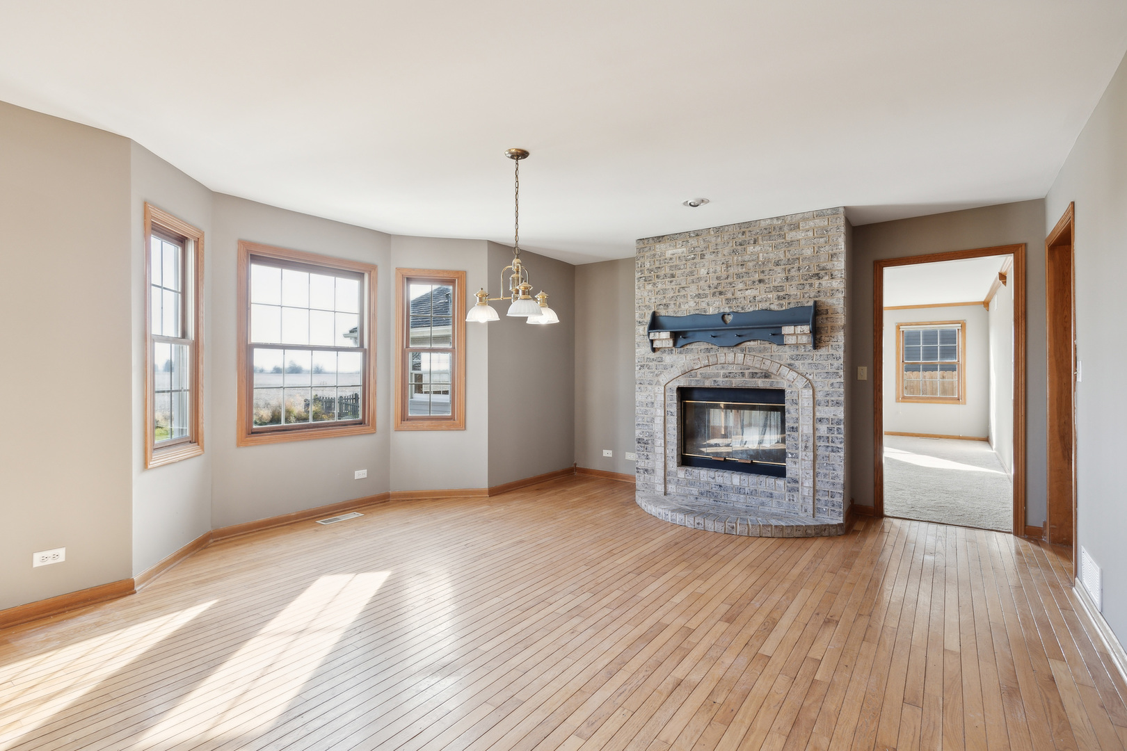 620 Rees Street Hinckley, IL 60520 - Photo 4 of 29 Gallery Image 4