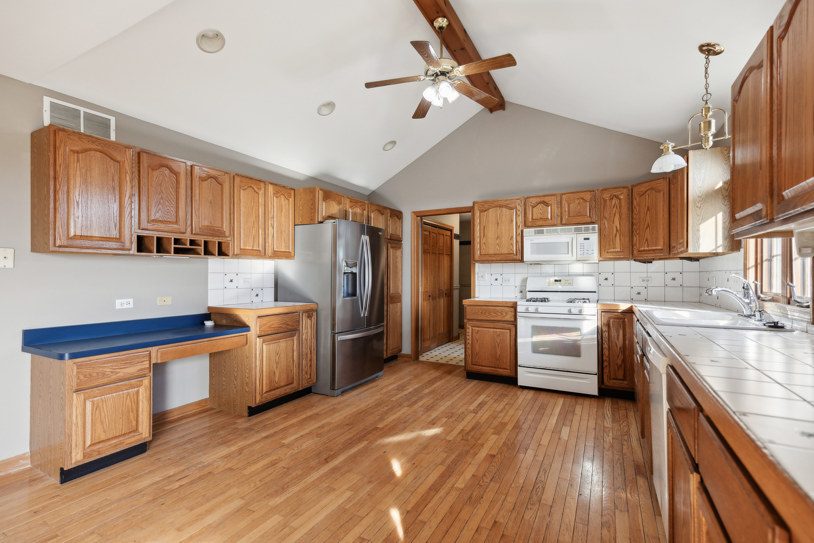 620 Rees Street Hinckley, IL 60520 - Photo 5 of 29 Gallery Image 5