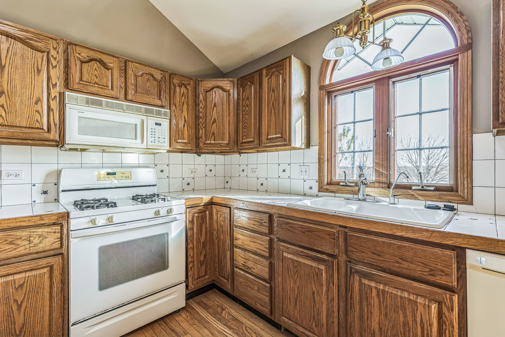 620 Rees Street Hinckley, IL 60520 - Photo 6 of 29 Gallery Image 6