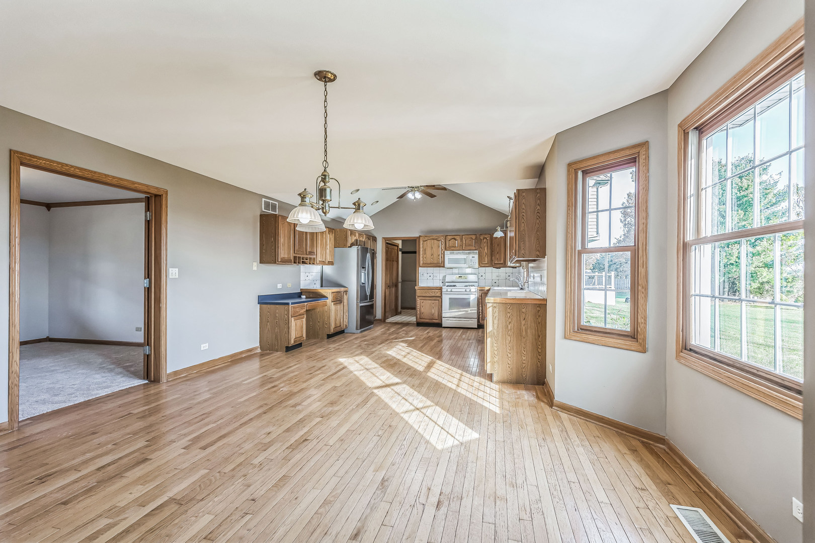 620 Rees Street Hinckley, IL 60520 - Photo 10 of 29 Gallery Image 10