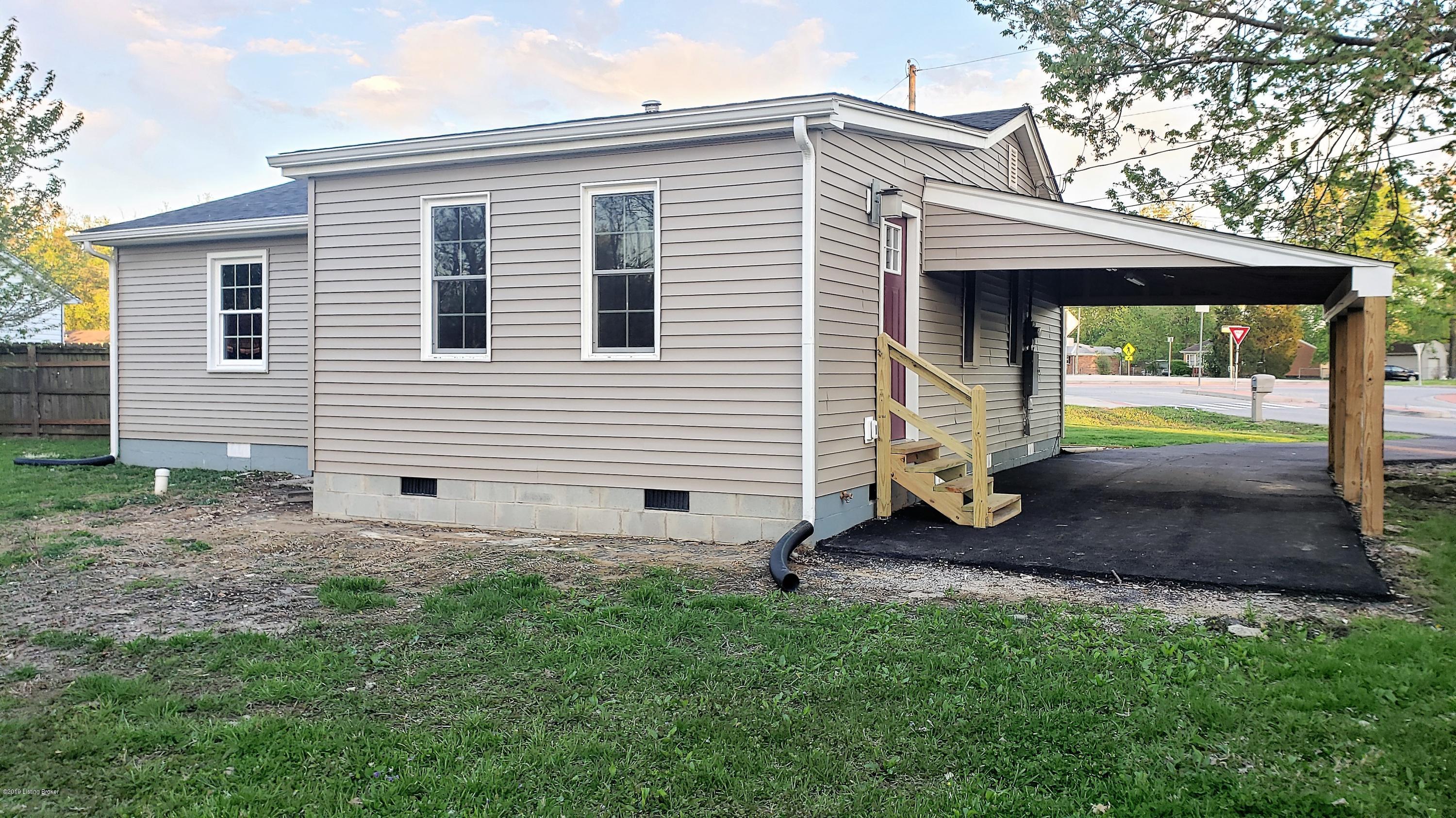 9408 New Maple Road Louisville, KY 40229 - Photo 29 of 39 New Carport