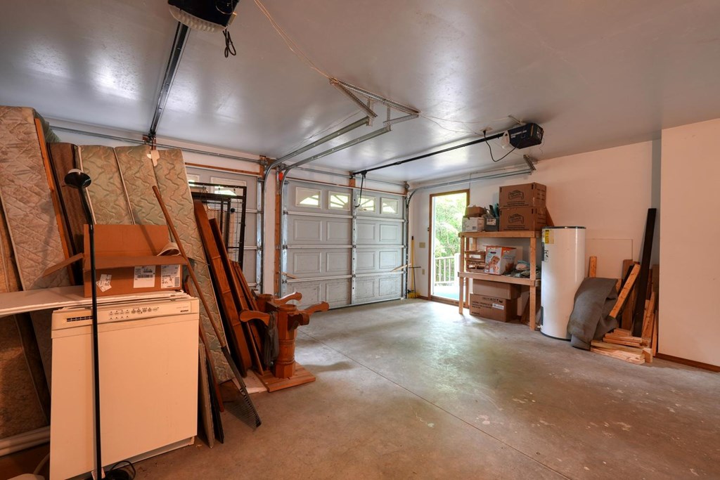 1066 Ridge Road Hiawassee, GA 30546 - Photo 36 of 51 a view of a room with gym equipment