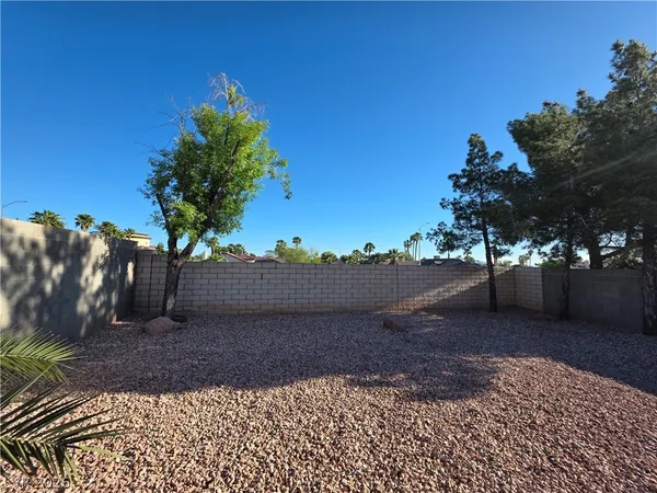 $1,900 | 626 Palmwood Lane, Las Vegas, NV 89123