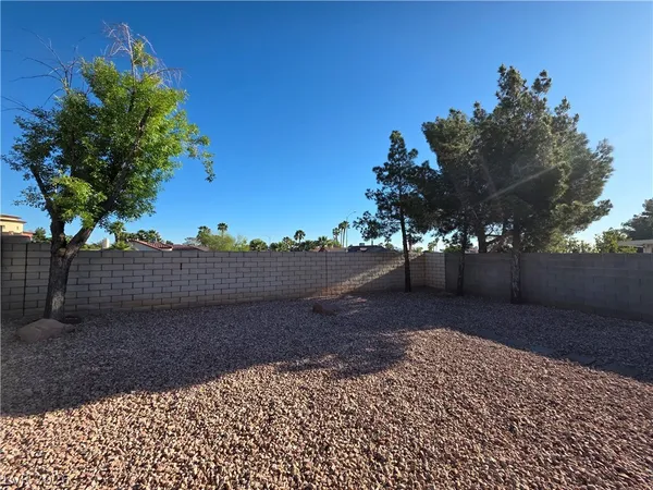 $1,900 | 626 Palmwood Lane, Las Vegas, NV 89123