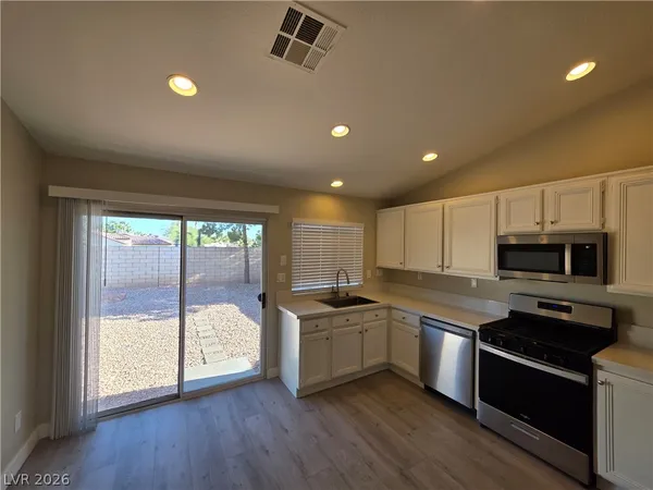 $1,900 | 626 Palmwood Lane, Las Vegas, NV 89123