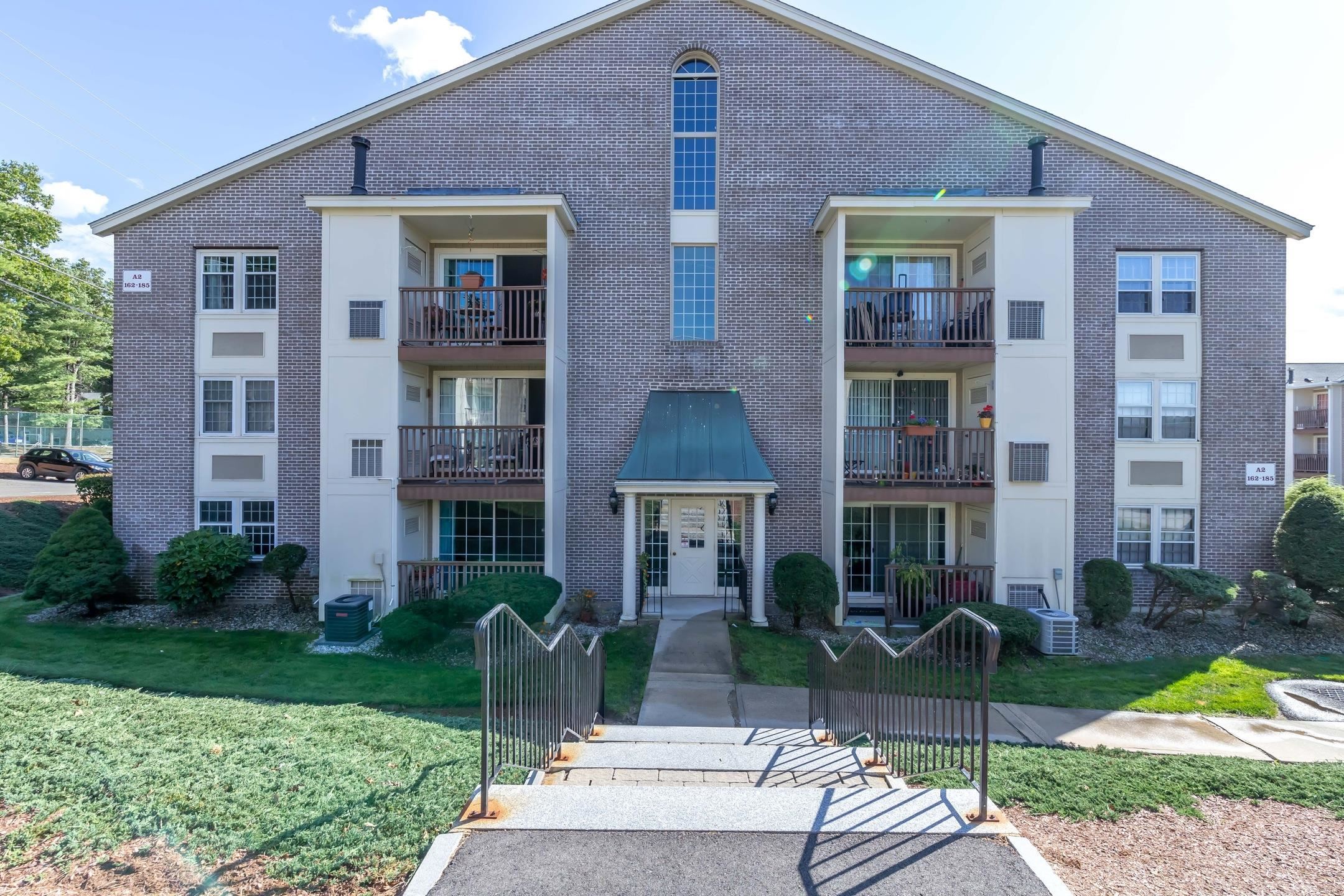 185 Cannongate III Road, Unit 3 Nashua, NH 03063 - Photo 2 of 33 Gallery Image 2