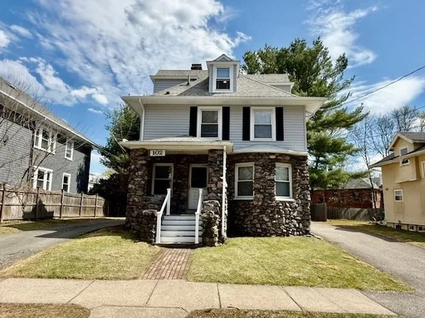 $3,600 | 102 Floral Street, Unit 2, Newton, MA 02461