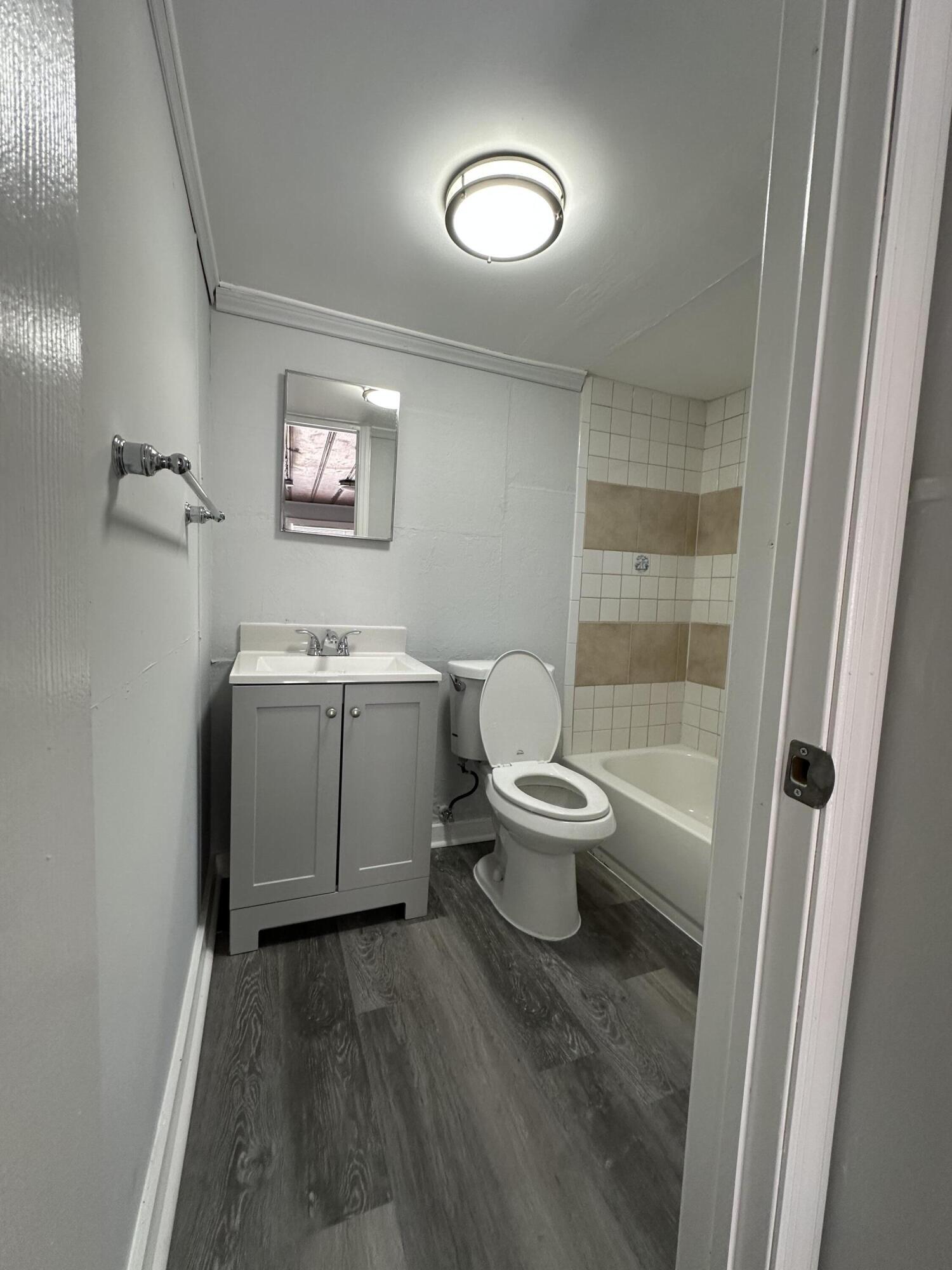 321 North 11th Street, Unit D Fort Pierce, FL 34950 - Photo 14 of 19 Photo May 17 2025, 5 02 09 PM