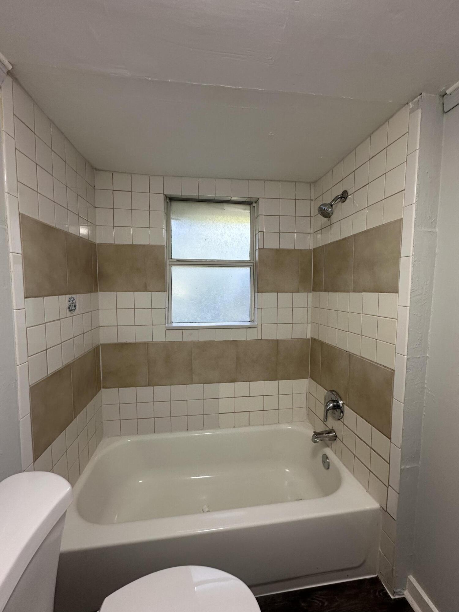 321 North 11th Street, Unit D Fort Pierce, FL 34950 - Photo 15 of 19 Photo May 17 2025, 5 02 17 PM