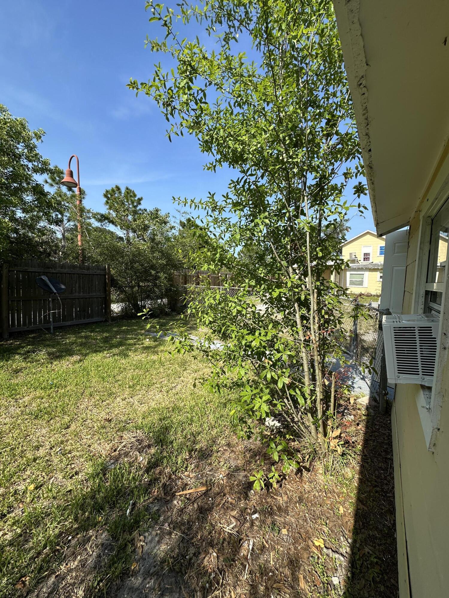 321 North 11th Street, Unit D Fort Pierce, FL 34950 - Photo 18 of 19 Photo May 17 2025, 5 01 03 PM