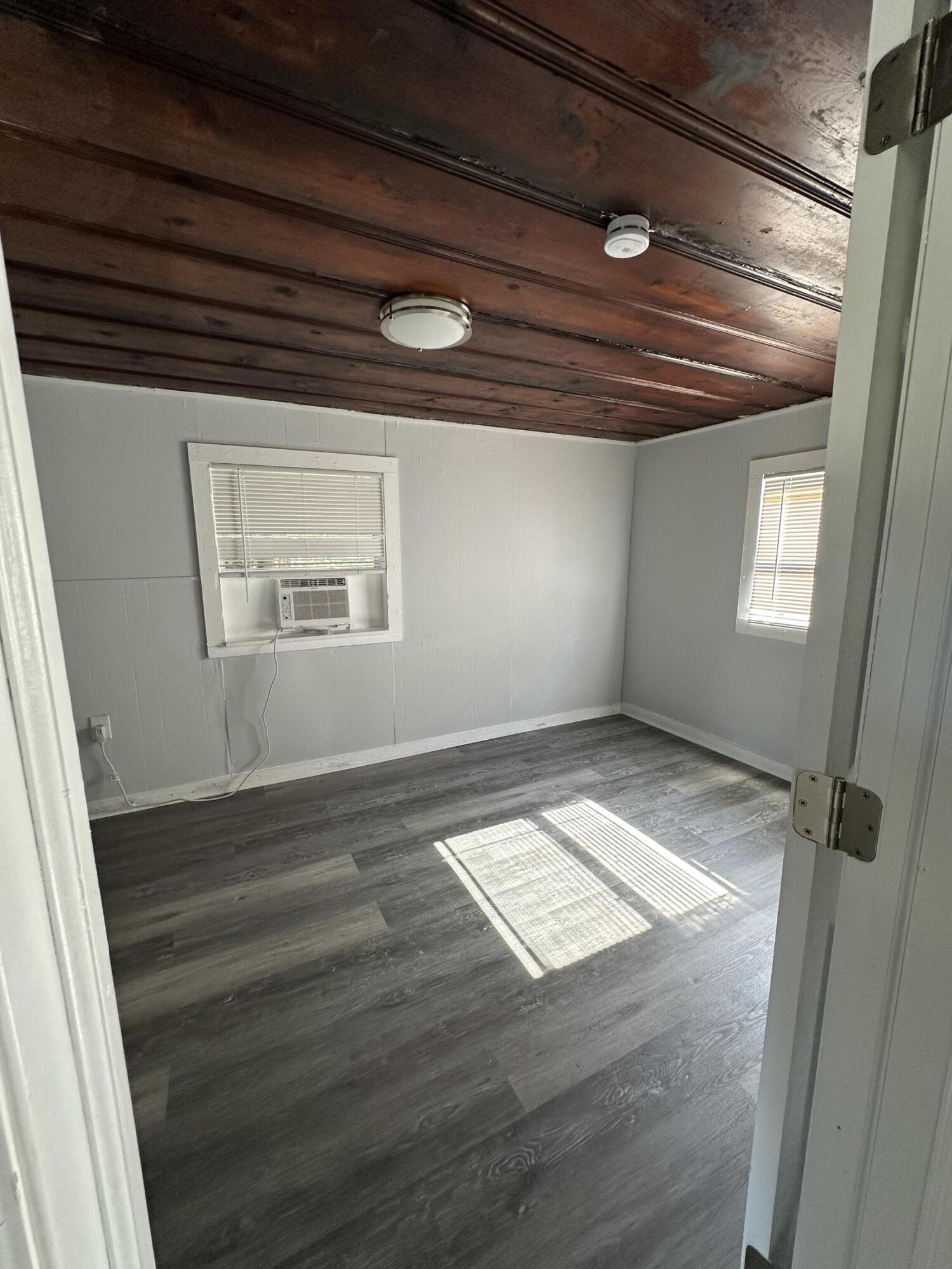 321 North 11th Street, Unit D Fort Pierce, FL 34950 - Photo 10 of 19 Photo May 17 2025, 5 01 36 PM