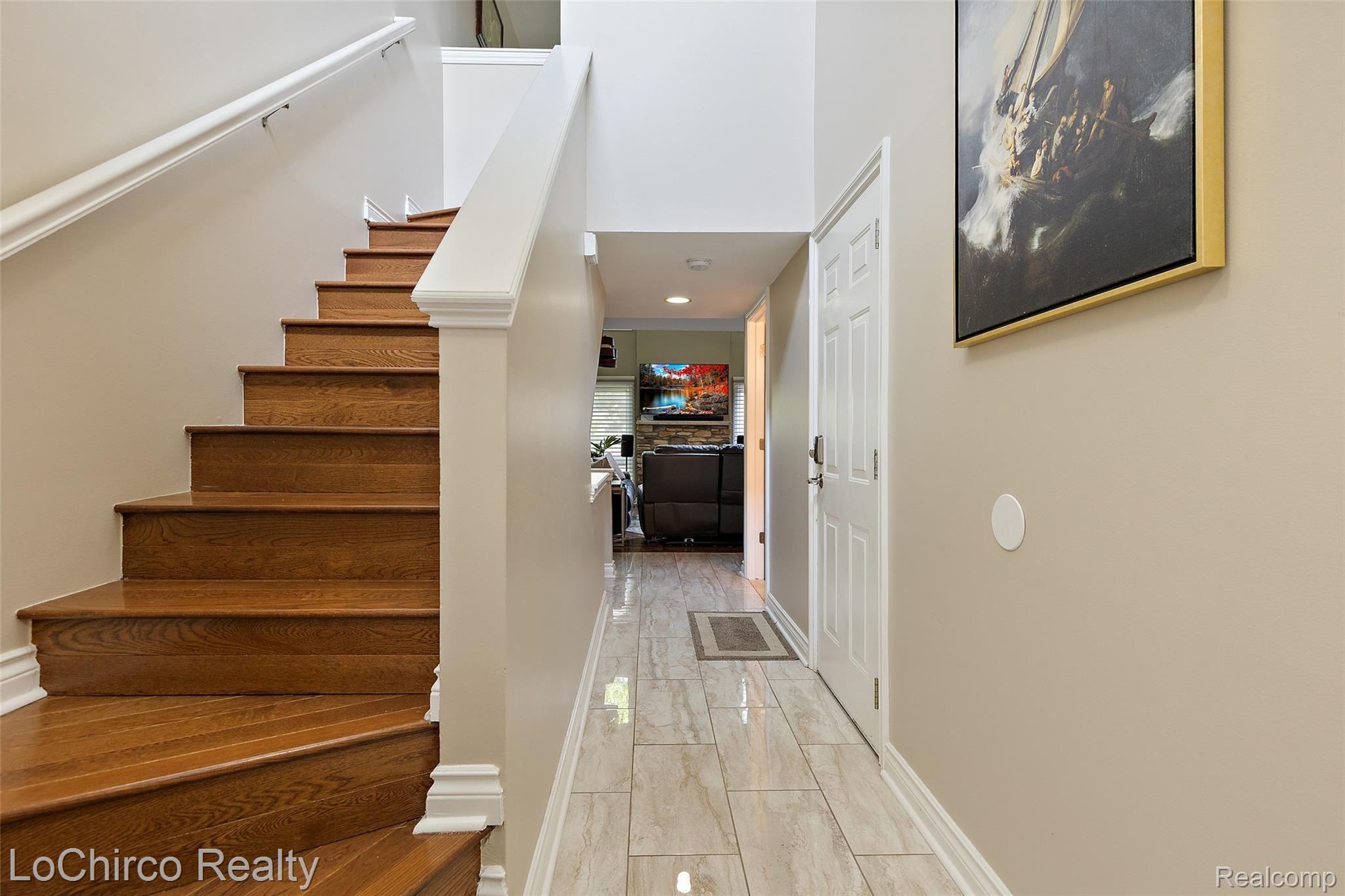 609 Cheshire Ct-9.jpg