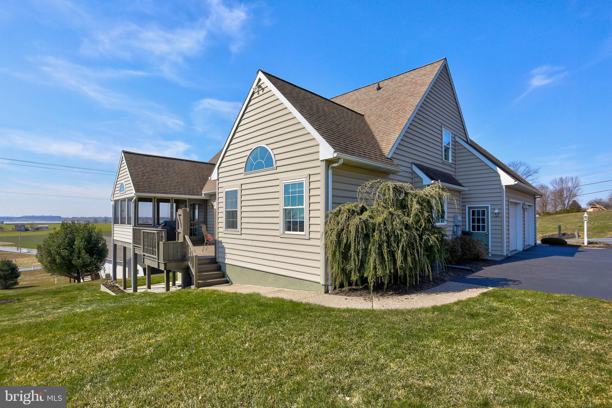 406 West Lexington Road Lititz, PA 17543 - Photo 5 of 46 Side View