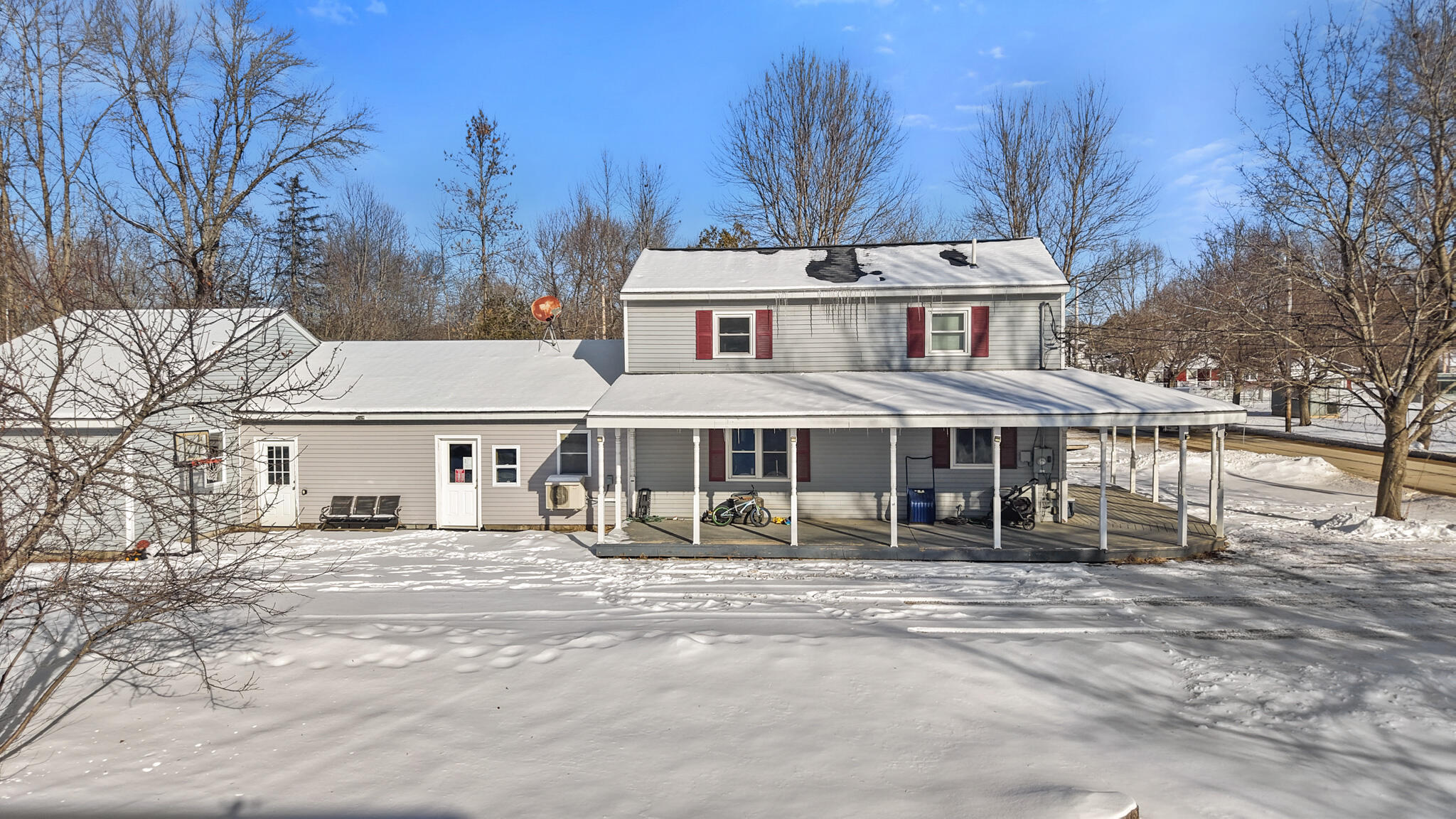 22 Grove Street Newport, ME 04953 - Photo 2 of 46 dji_fly_20260121_133108_0166_17690204058