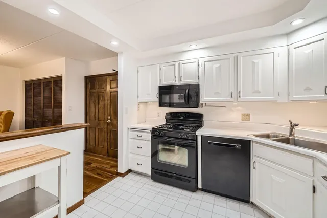 $149,900 | 6710 Vernon Avenue South, Unit 307, Edina, MN 55436