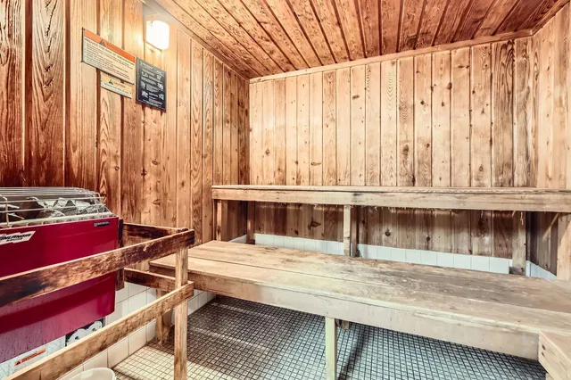 $149,900 | 6710 Vernon Avenue South, Unit 307, Edina, MN 55436