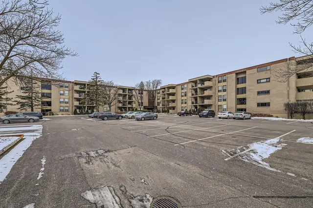 $149,900 | 6710 Vernon Avenue South, Unit 307, Edina, MN 55436