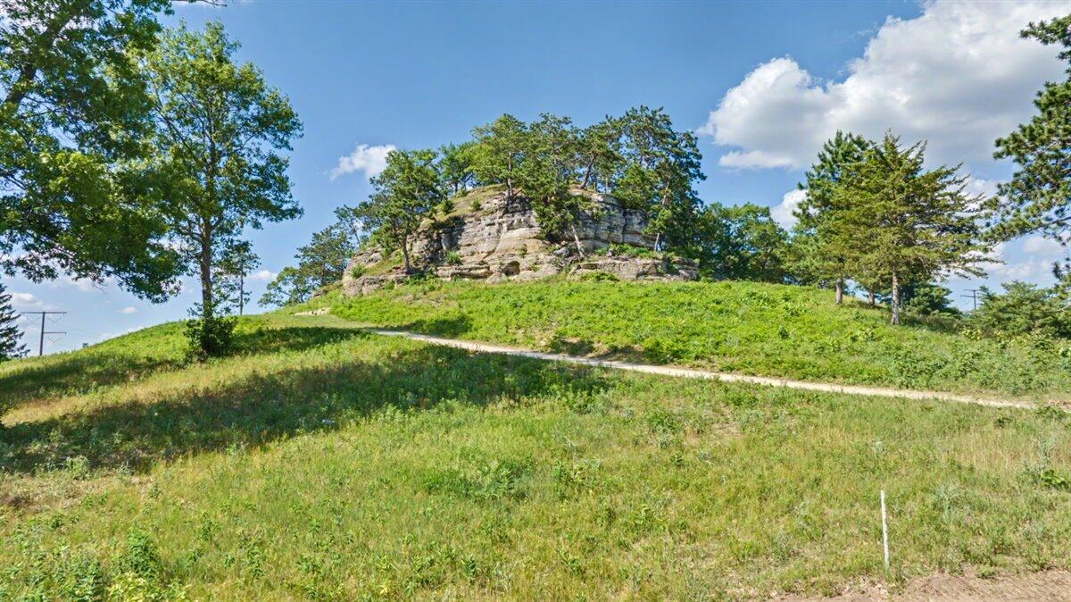 W7674 Castle Mound Road Holmen, WI 54636 - Photo 2 of 28 01-order-36