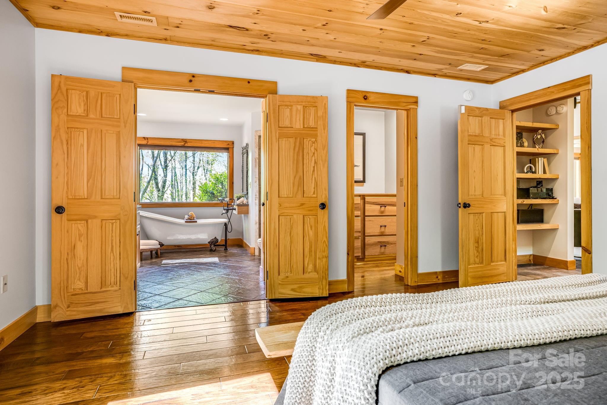 214 Log Gap Road Fairview, NC 28730 - Photo 16 of 46 Gallery Image 16