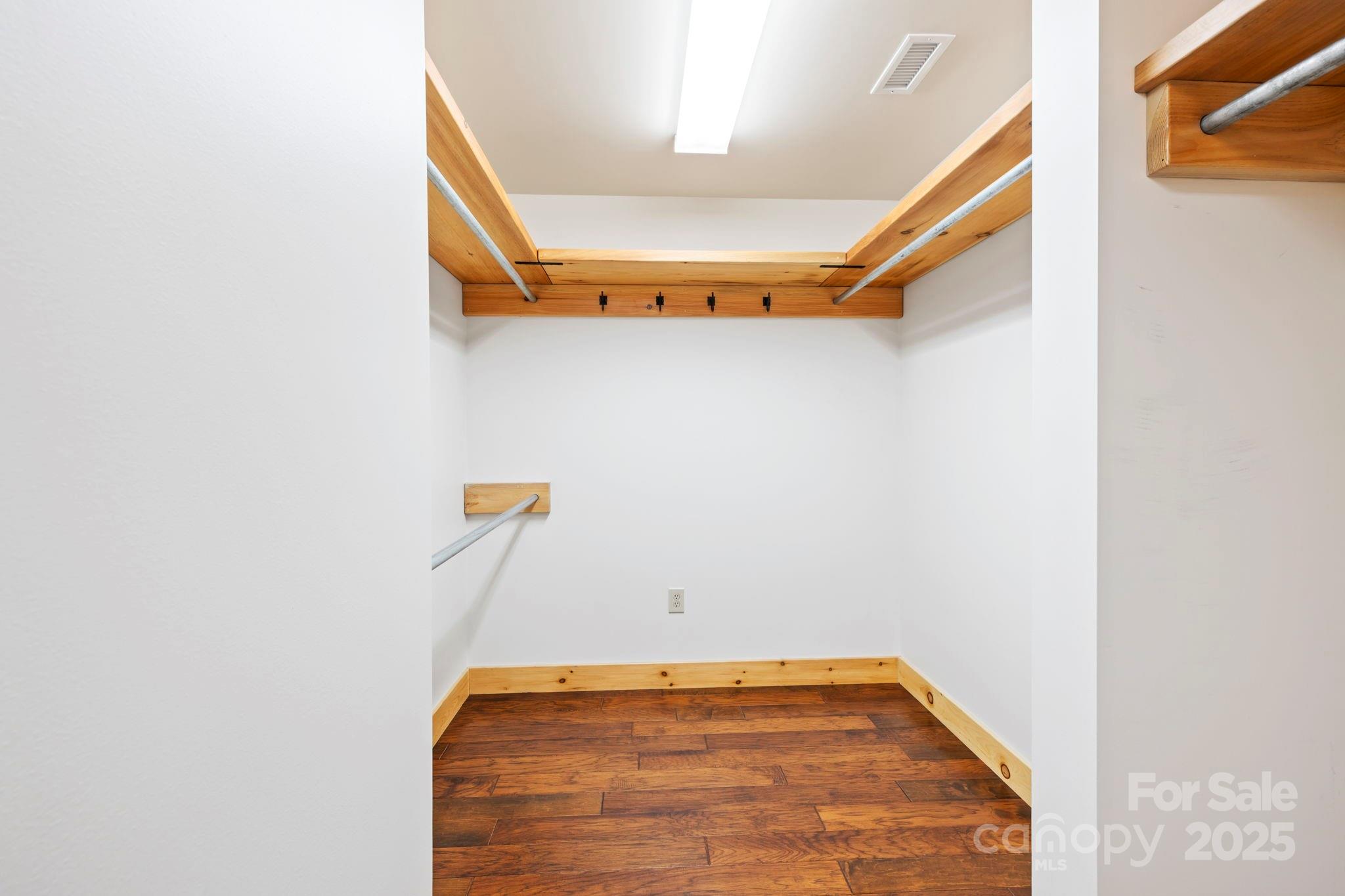 214 Log Gap Road Fairview, NC 28730 - Photo 19 of 46 Gallery Image 19