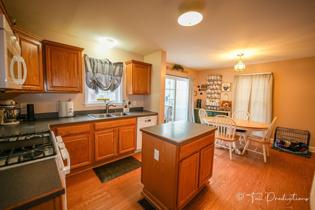 115 Arnold Street Fall River, MA 02724 - Photo 13 of 34