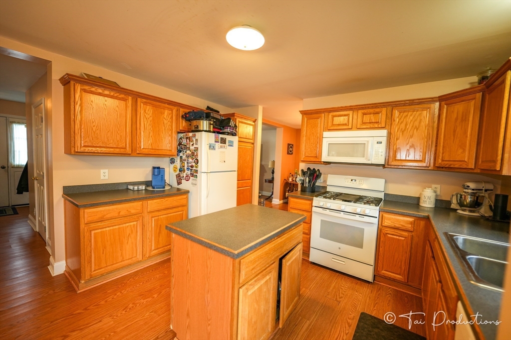 115 Arnold Street Fall River, MA 02724 - Photo 18 of 34