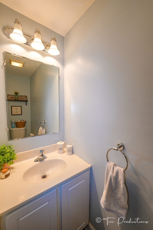 115 Arnold Street Fall River, MA 02724 - Photo 20 of 34