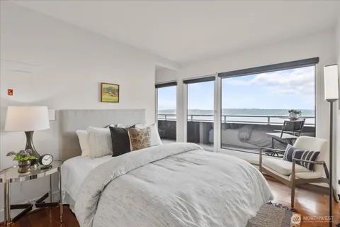 $699,000 | 1415 2nd Avenue, Unit 1801, Seattle, WA 98101