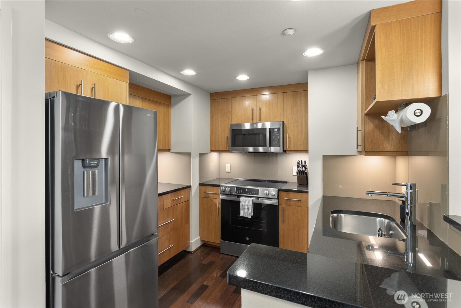 1415 2nd Avenue, Unit 1801 Seattle, WA 98101 - Photo 16 of 39