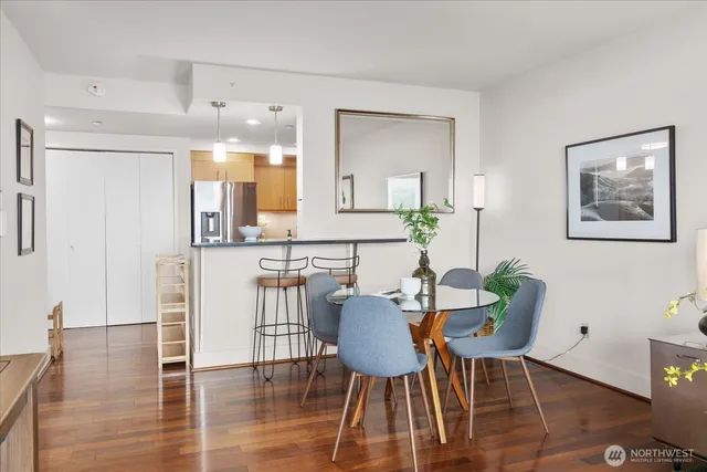 $699,000 | 1415 2nd Avenue, Unit 1801, Seattle, WA 98101