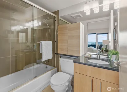 $699,000 | 1415 2nd Avenue, Unit 1801, Seattle, WA 98101