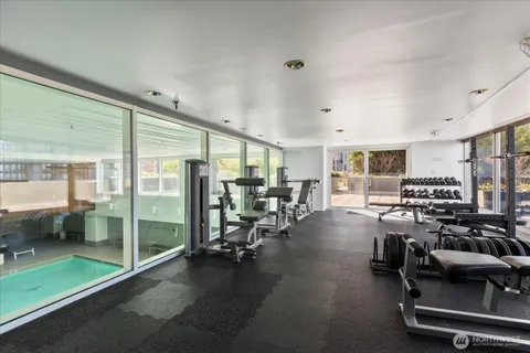 $699,000 | 1415 2nd Avenue, Unit 1801, Seattle, WA 98101