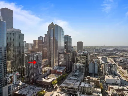$699,000 | 1415 2nd Avenue, Unit 1801, Seattle, WA 98101