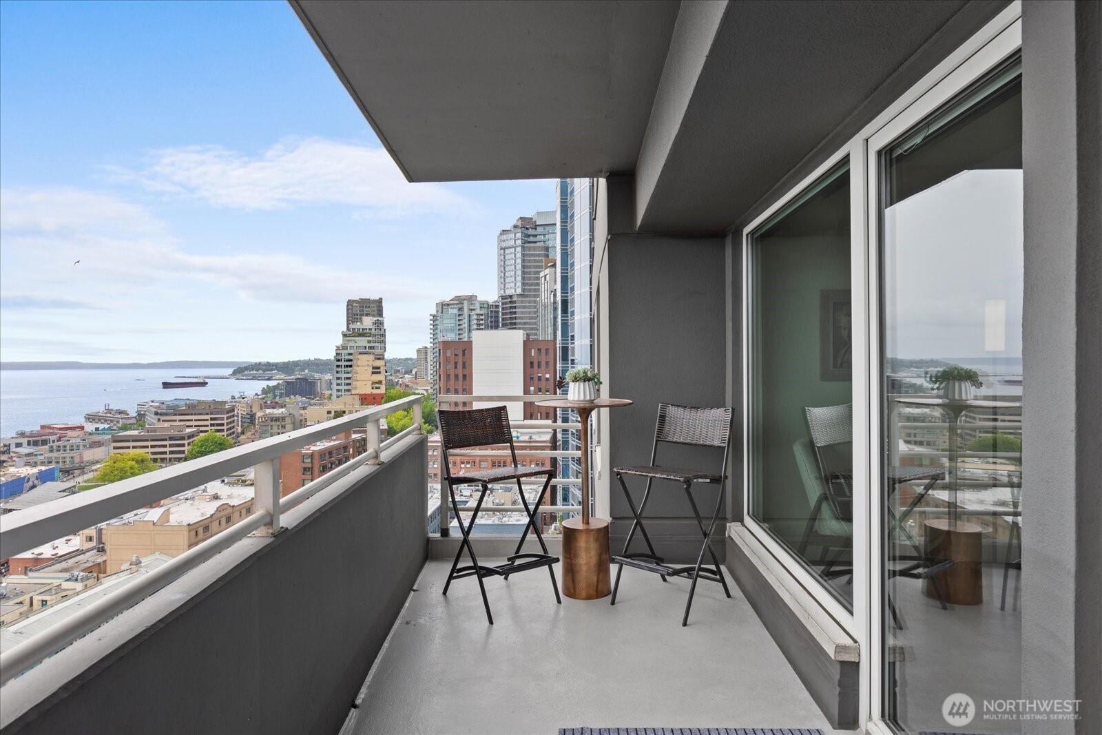 1415 2nd Avenue, Unit 1801 Seattle, WA 98101 - Photo 4 of 39