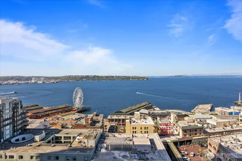 $699,000 | 1415 2nd Avenue, Unit 1801, Seattle, WA 98101
