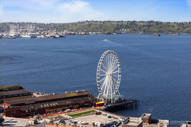 $699,000 | 1415 2nd Avenue, Unit 1801, Seattle, WA 98101