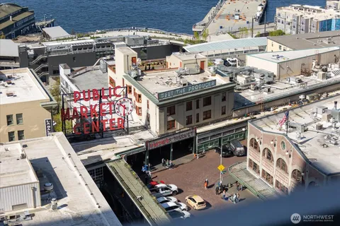 $699,000 | 1415 2nd Avenue, Unit 1801, Seattle, WA 98101