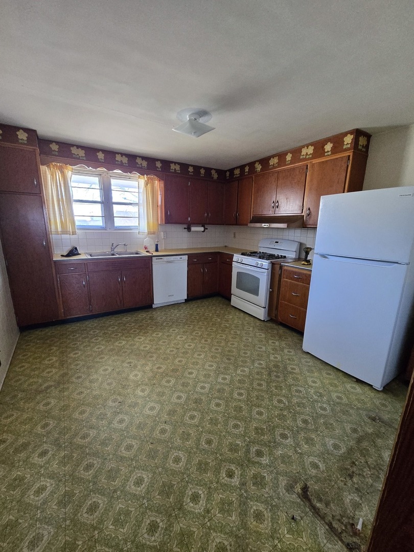 922 South Giant City Road Carbondale, IL 62901 - Photo 13 of 20