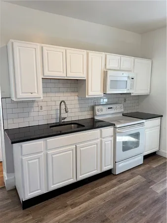 $2,200 | 332 Academy Avenue, Providence, RI 02908