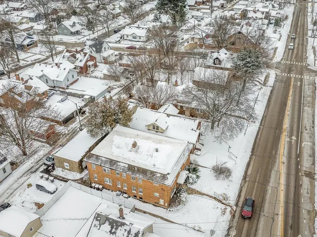 $350,000 | 2321 Broadway, Rockford, IL 61104