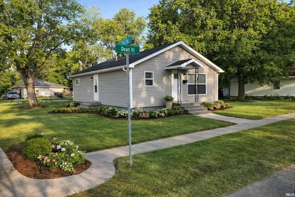 $130,000 | 1328 Dean Street, Centralia, IL 62801