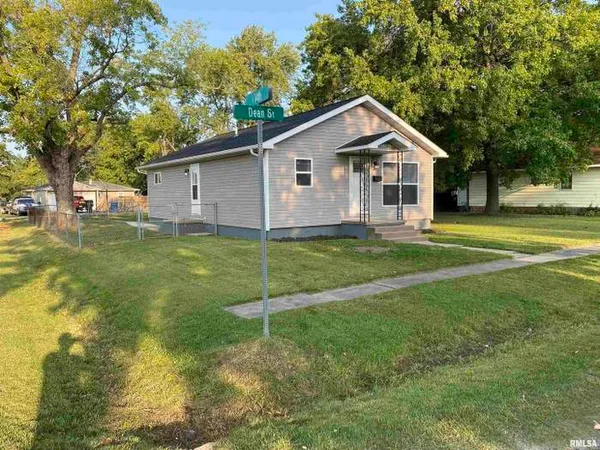 $130,000 | 1328 Dean Street, Centralia, IL 62801