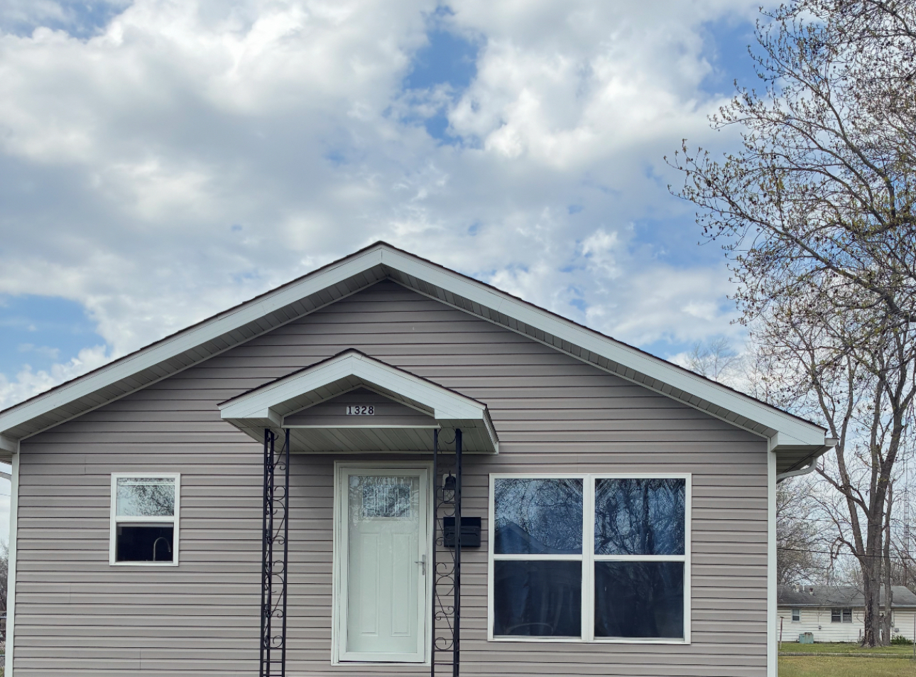 1328 Dean Street Centralia, IL 62801 - Photo 1 of 7