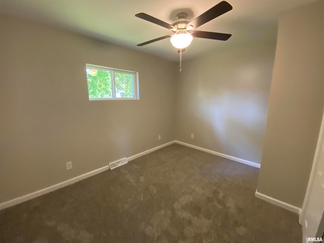 1328 Dean Street Centralia, IL 62801 - Photo 7 of 7