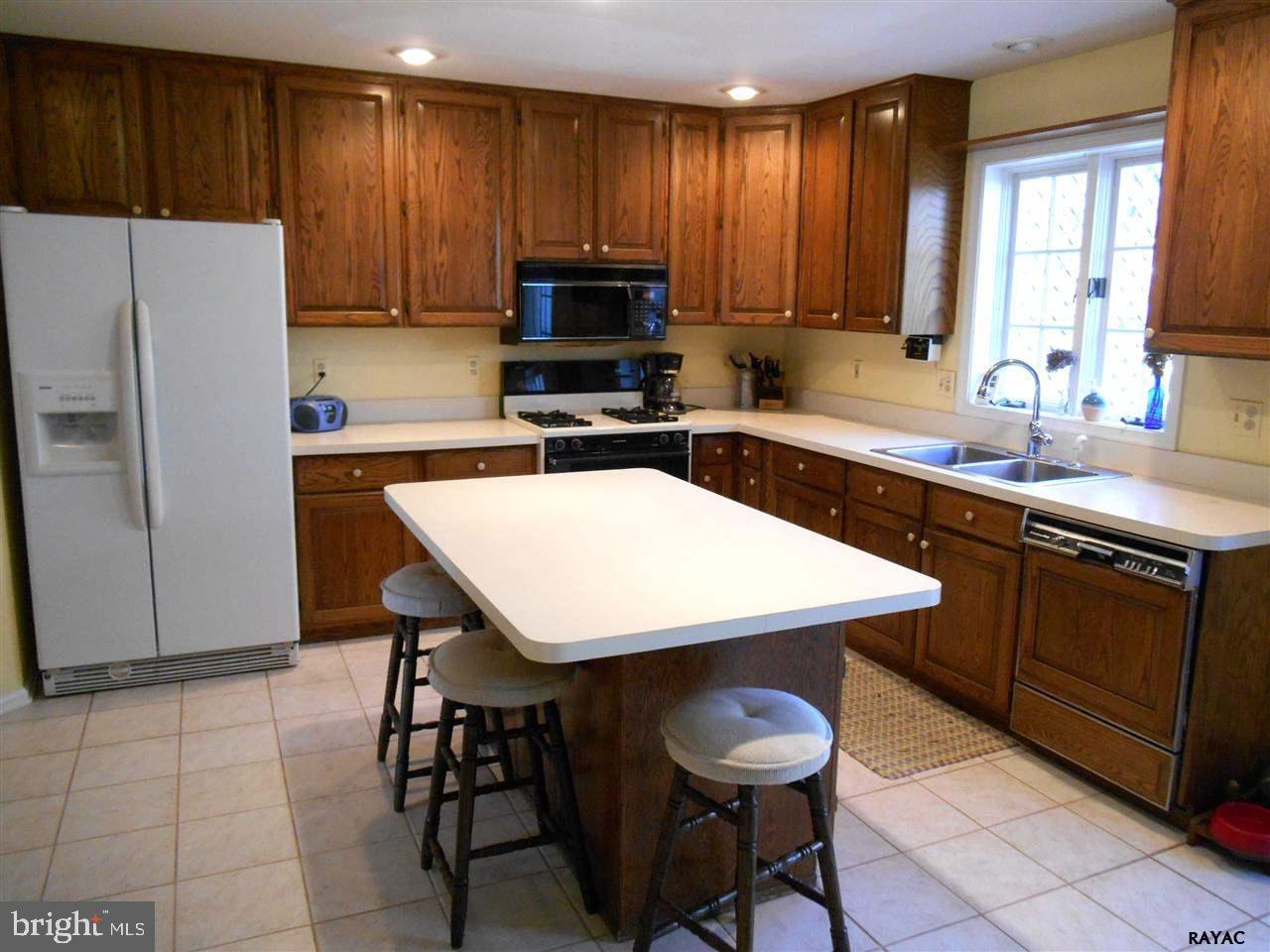 2737 Chestnut Run Road York, PA 17402 - Photo 11 of 25 Gallery Image 11
