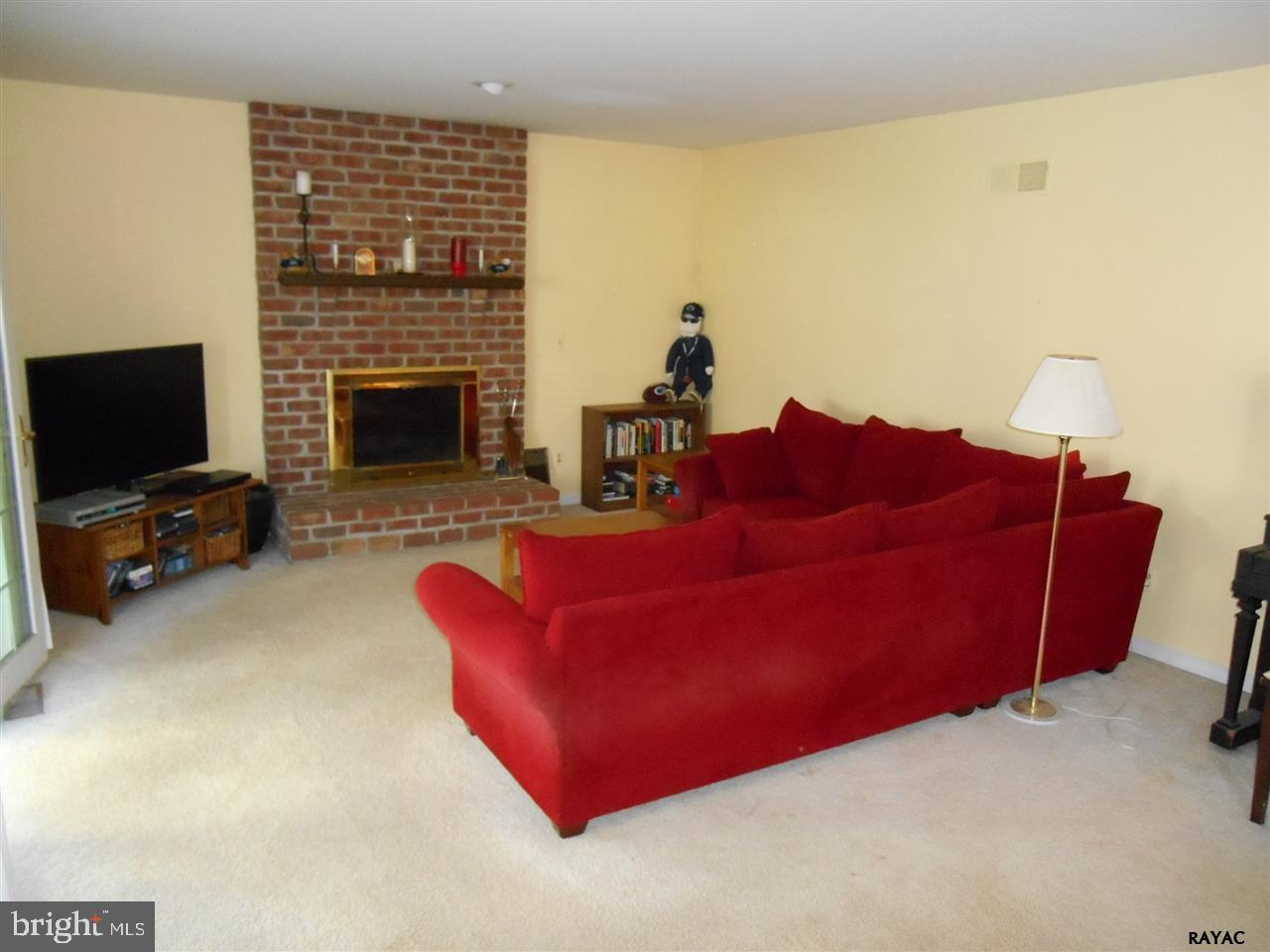 2737 Chestnut Run Road York, PA 17402 - Photo 8 of 25 Gallery Image 8