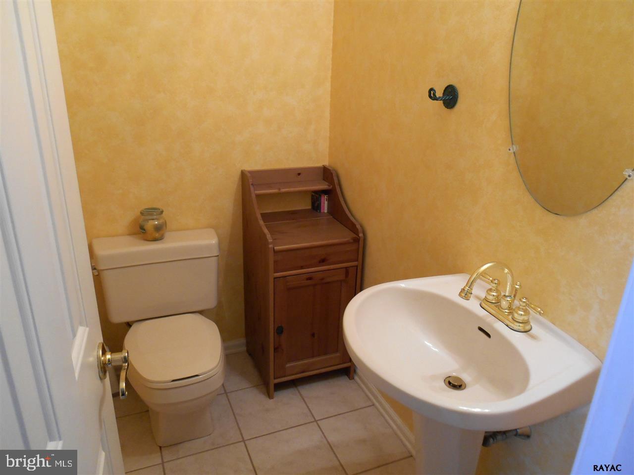 2737 Chestnut Run Road York, PA 17402 - Photo 9 of 25 Gallery Image 9