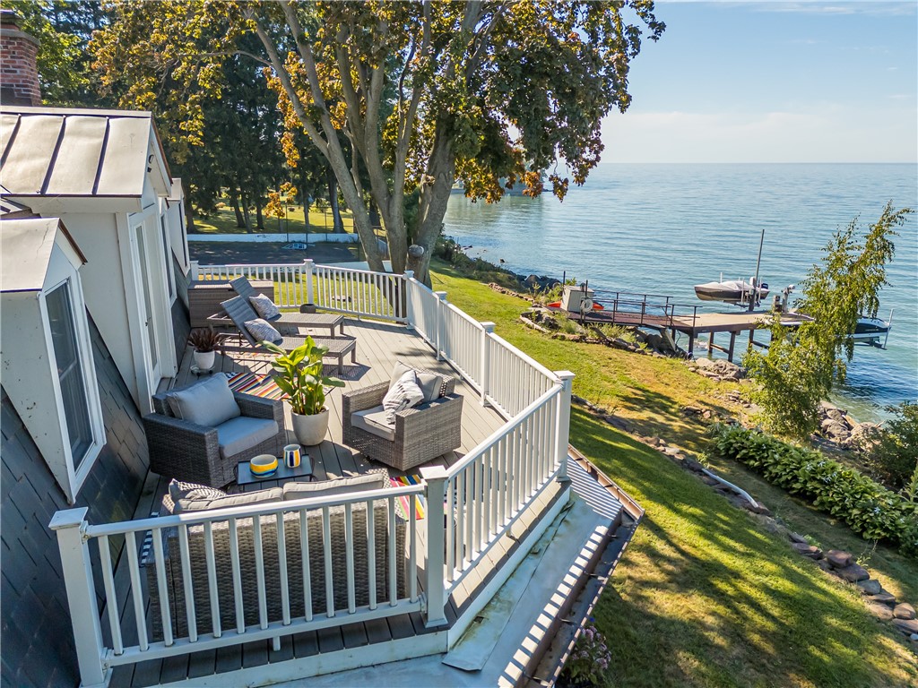 3079 Lake Road Williamson, NY 14589 - Photo 24 of 50 ULTIMATE OWNER'S SUITE LAKEVIEW SUN DECK!